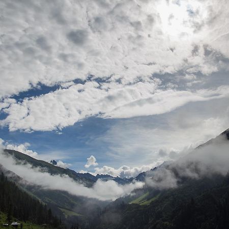 Malana Magic Valley Trek Hotel Exterior photo